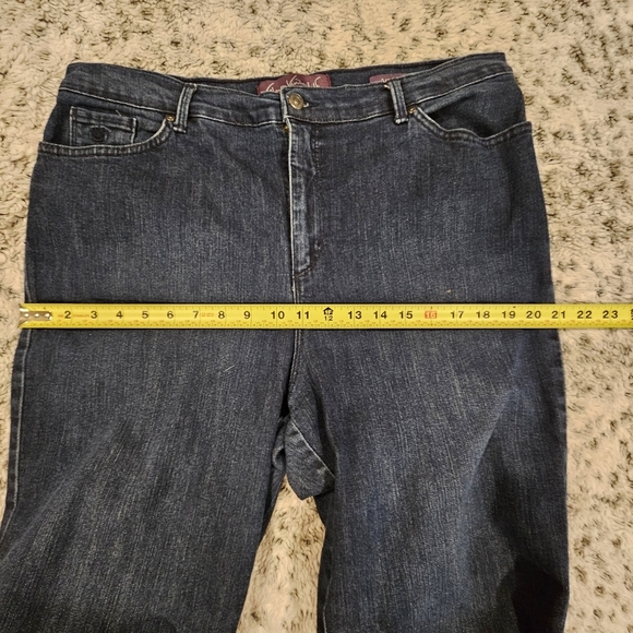 Gloria Vanderbilt SZ 18 Amanda Hi Rise Straight Leg 5 Pocket Blue Denim Jeans - Picture 7 of 11